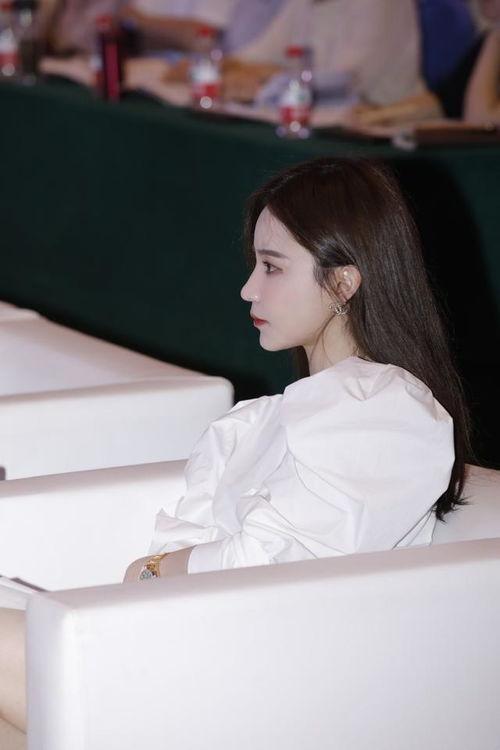 网红爱婷婷吃瓜,揭秘娱乐圈吃瓜背后的故事