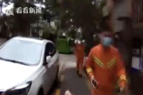 网约车上吃瓜,见证城市生活的百态