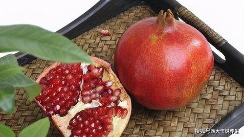 石榴夫妻网红吃瓜视频,揭秘娱乐圈幕后真相